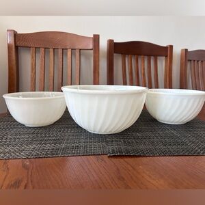 Fire King White Milk Glass Swirl 6" 7" 8" Nesting Mixing Bowls Set/3 Vintage